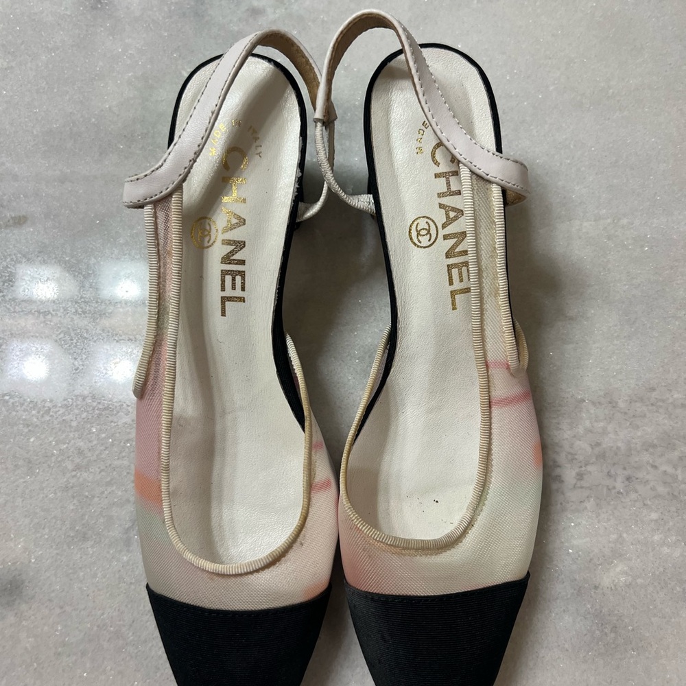 CHANEL Women's Black and Cream Heels